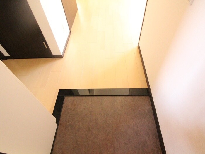 物件内観写真17　(玄関)