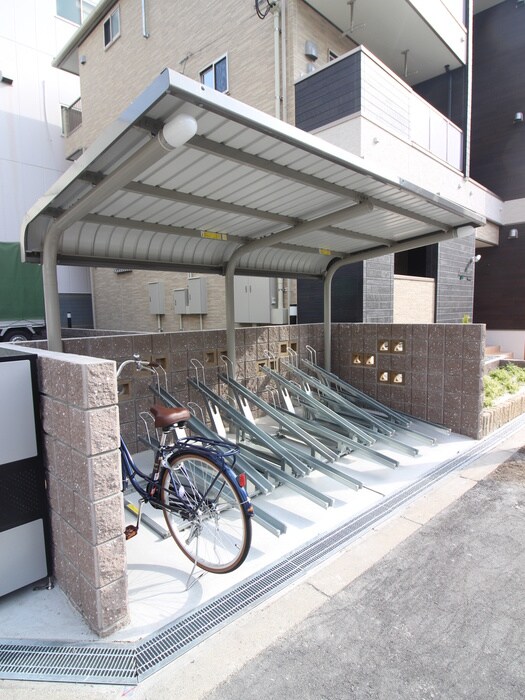物件外観写真2　(駐輪場)