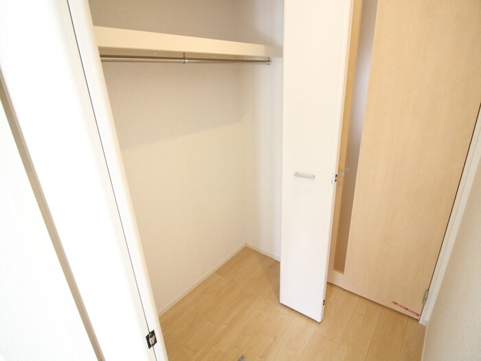 物件内観写真13　(収納)