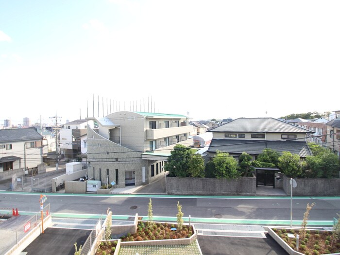 物件内観写真16　(室内からの展望)