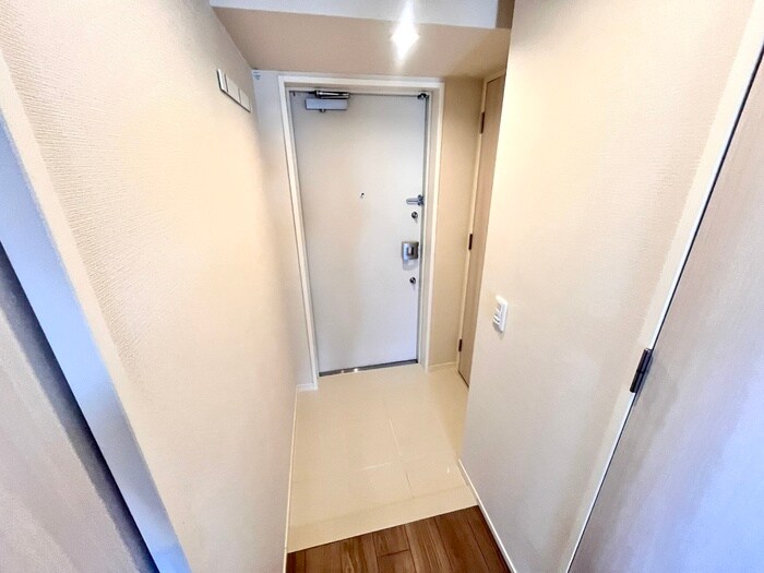 物件内観写真18　(玄関)