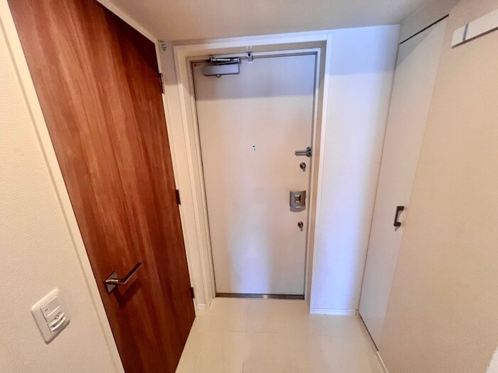 物件内観写真18　(玄関)
