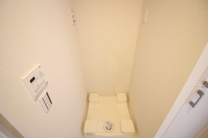 物件内観写真19　(洗濯機置場)