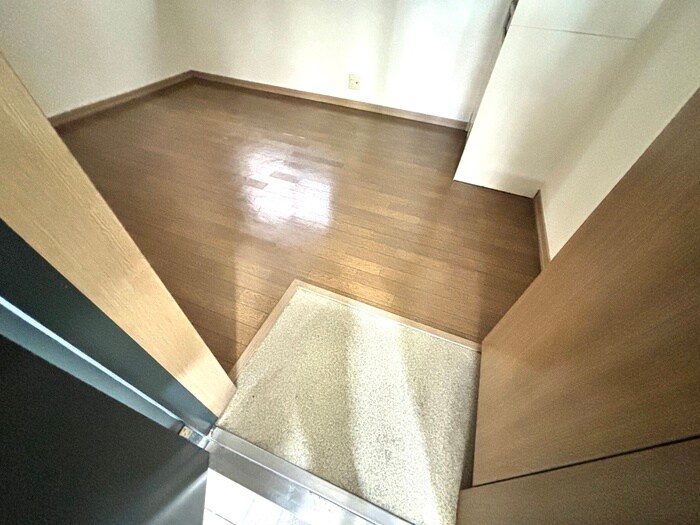 物件内観写真14　(玄関)