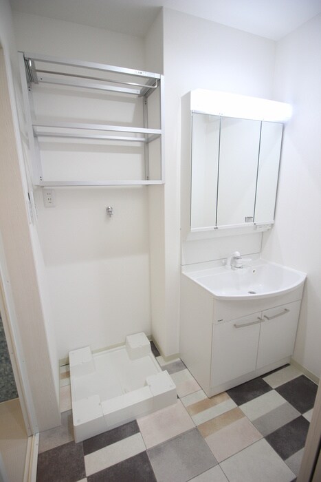 物件内観写真12　(洗濯機置場)