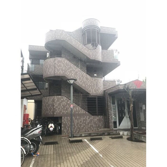 物件外観写真5　(駐車場)