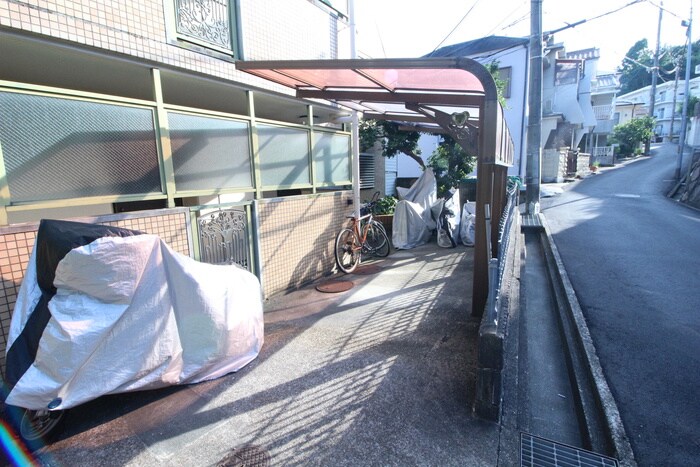 物件外観写真2　(駐輪場)