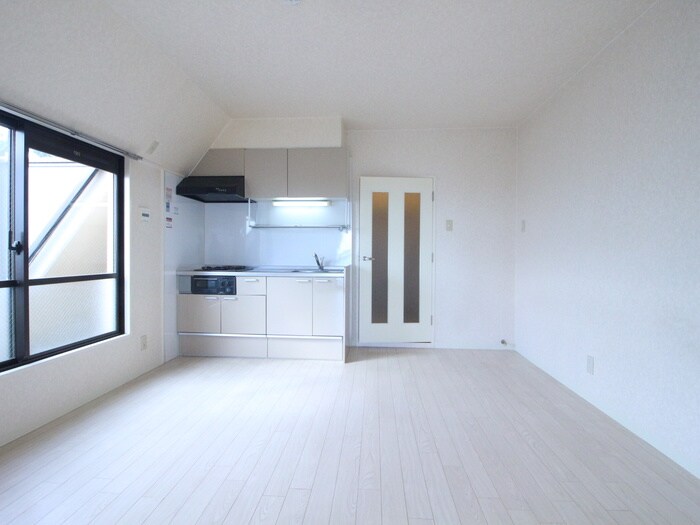 物件内観写真8　(居室)