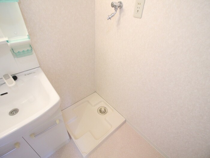 物件内観写真13　(洗濯機置場)