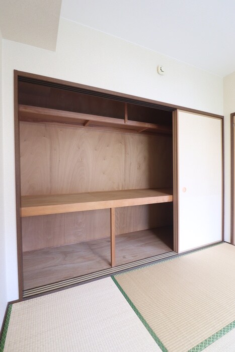 物件内観写真12　(収納)