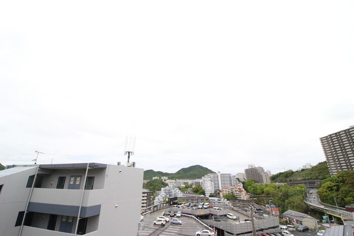 グリ－ンすま２の室内からの展望