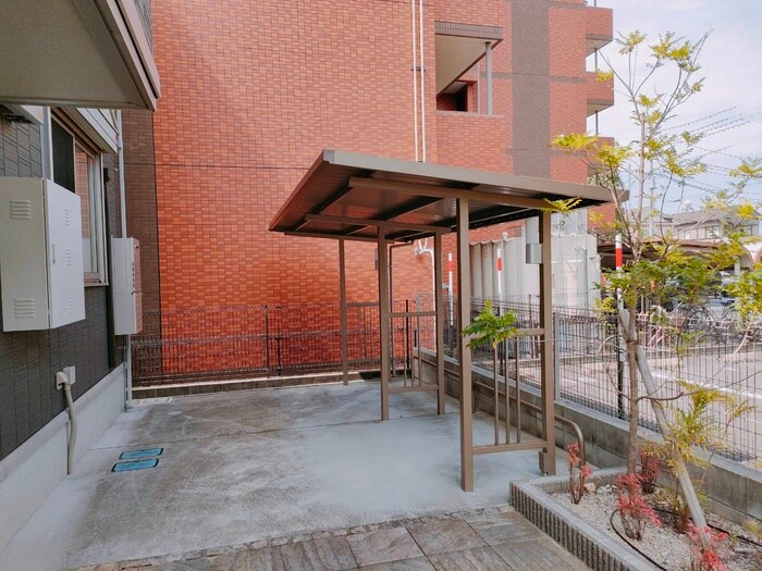 物件外観写真5　(駐輪場)