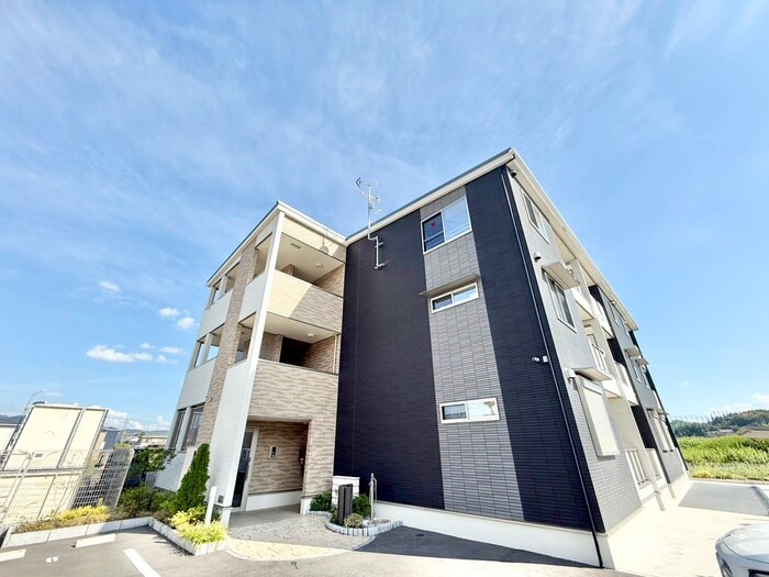 物件外観写真1　(外観写真)