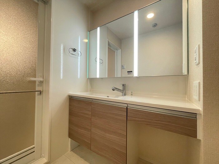 物件内観写真12　(洗面)