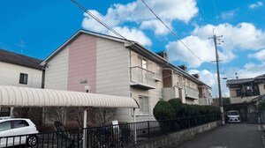 リ－ベ久米田外観写真