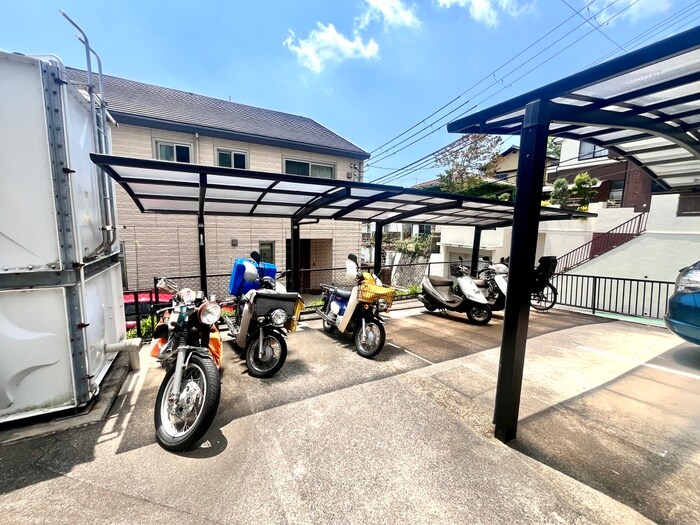 物件外観写真3　(駐輪場)