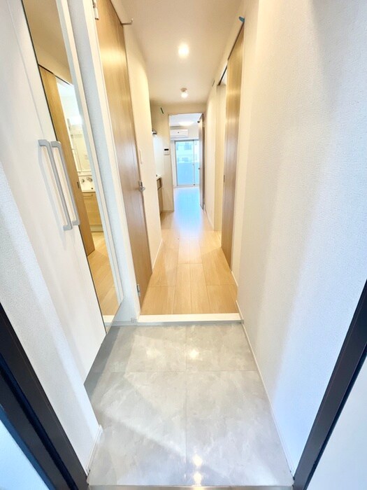 物件内観写真7　(玄関)