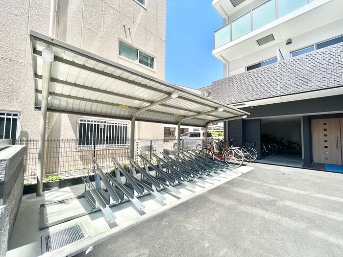 物件外観写真6　(駐輪場)