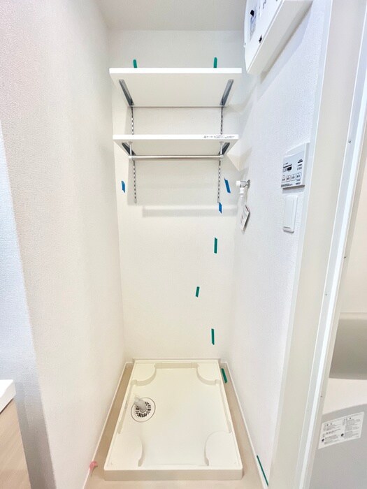 物件内観写真15　(洗濯機置場)