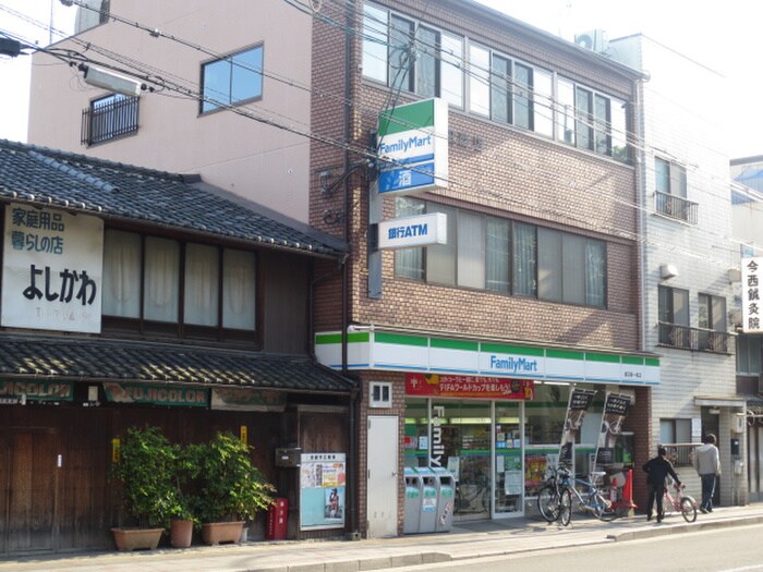ファミリーマート 麻田東一条店
