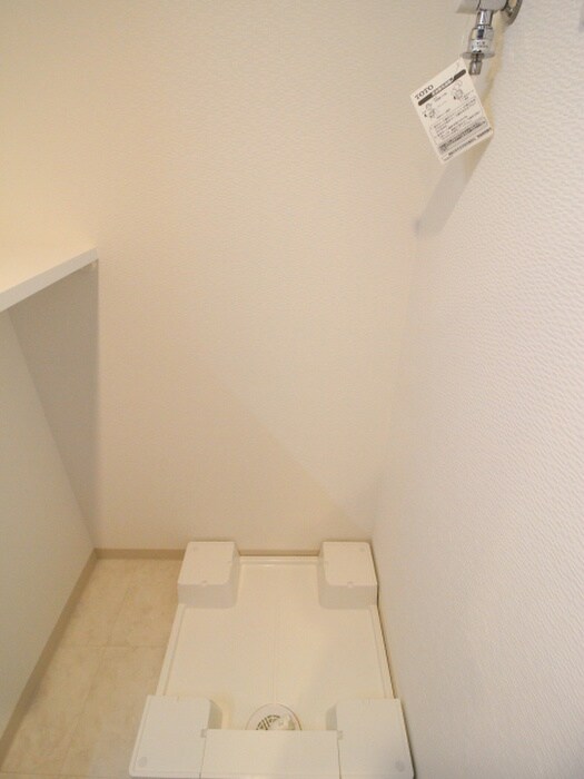 物件内観写真12　(洗濯機置場)