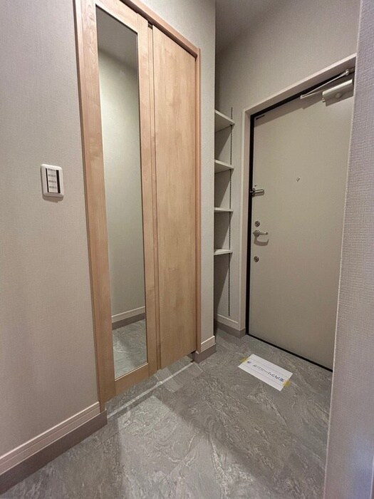 物件内観写真7　(玄関)