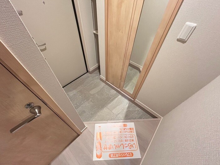 物件内観写真11　(玄関)