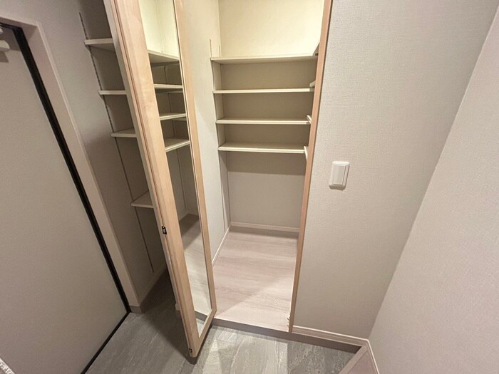 物件内観写真12　(靴箱)