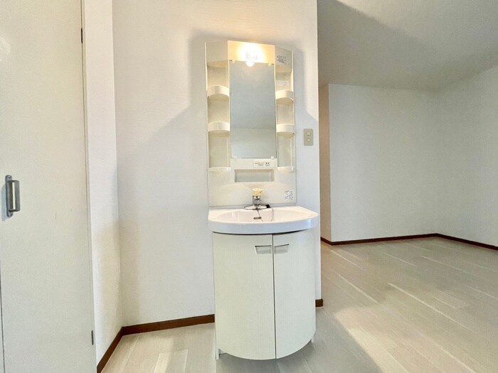 物件内観写真12　(洗面)