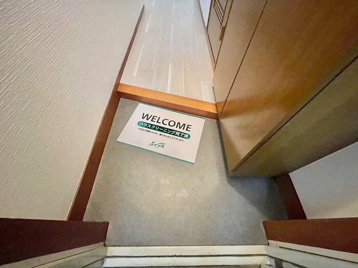 物件内観写真17　(玄関)