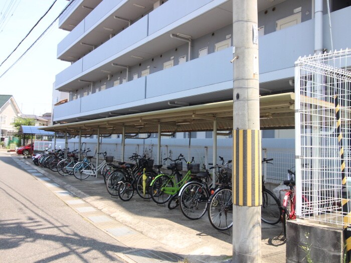 物件外観写真5　(駐輪場)