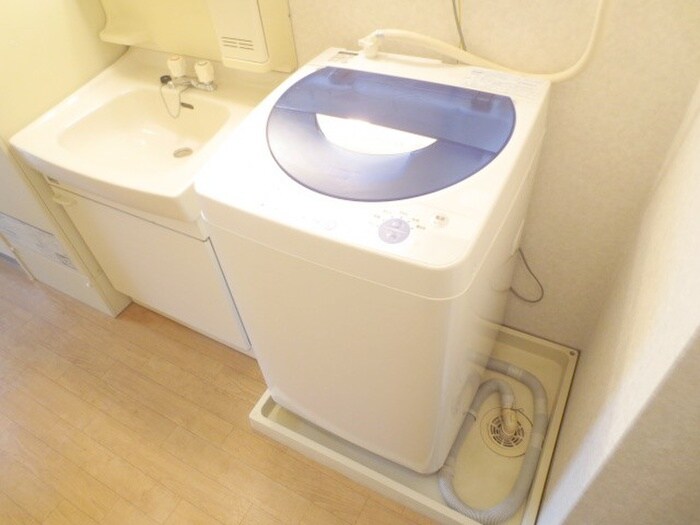 物件内観写真14　(洗濯機置場)