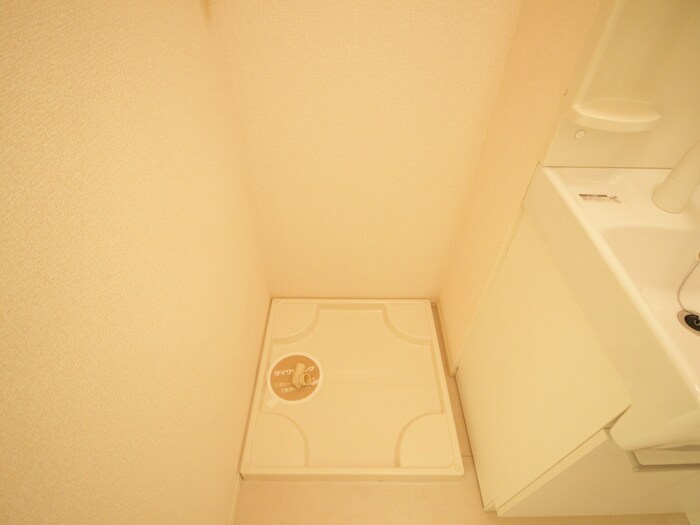 物件内観写真17　(洗濯機置場)