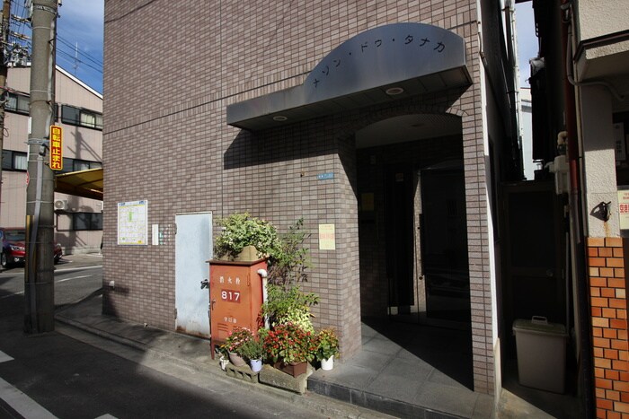 物件外観写真5　(エントランス部分)