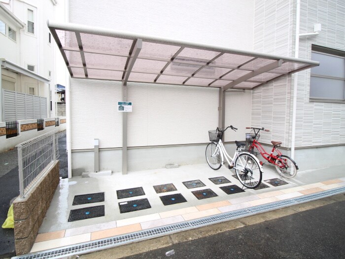 物件外観写真2　(駐輪場)