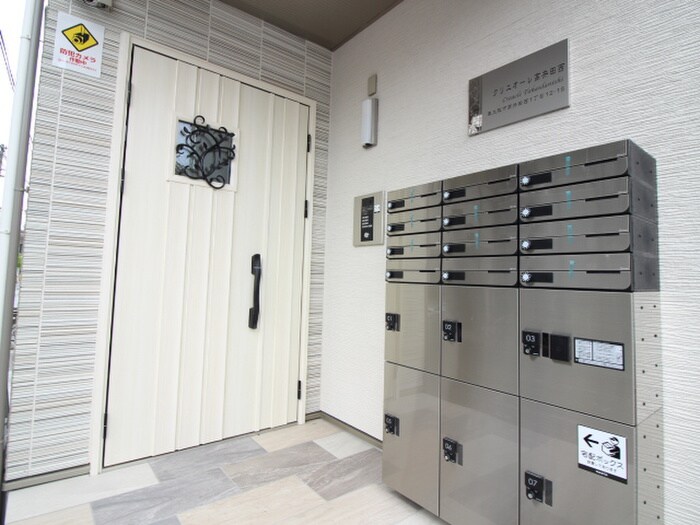 物件外観写真3　(エントランス部分)