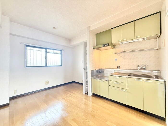 物件内観写真8　(居室)