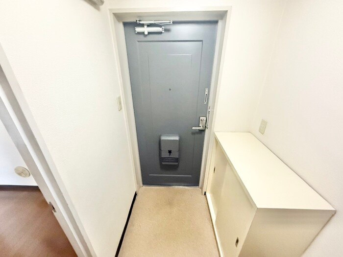 物件内観写真16　(玄関)