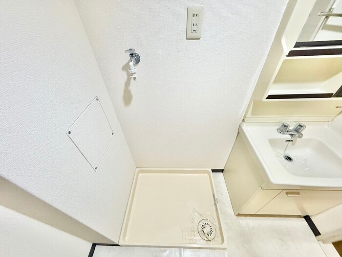 物件内観写真18　(洗濯機置場)