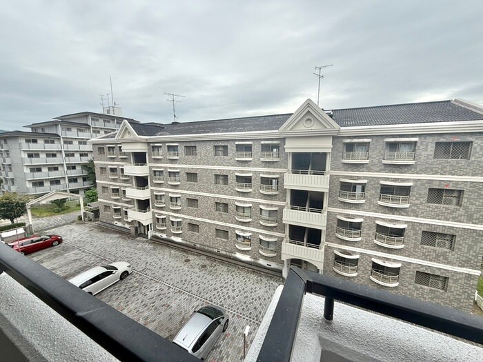 物件内観写真22　(室内からの展望)