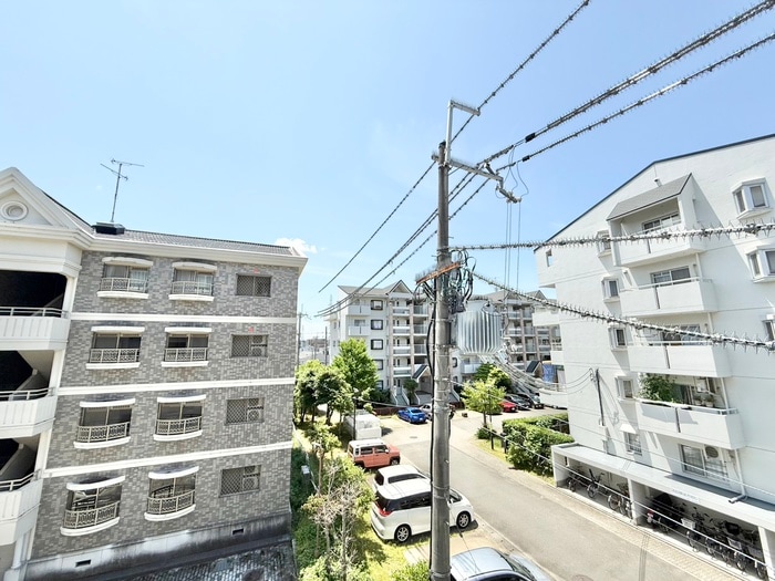 物件内観写真22　(室内からの展望)