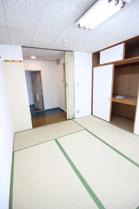 物件内観写真8　(居室)