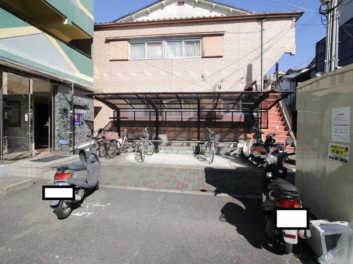 物件外観写真3　(駐輪場)