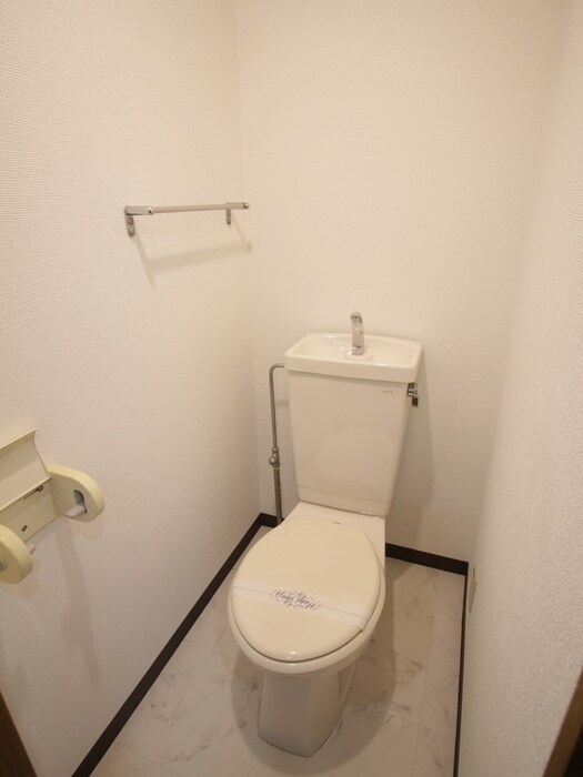 物件内観写真13　(トイレ)