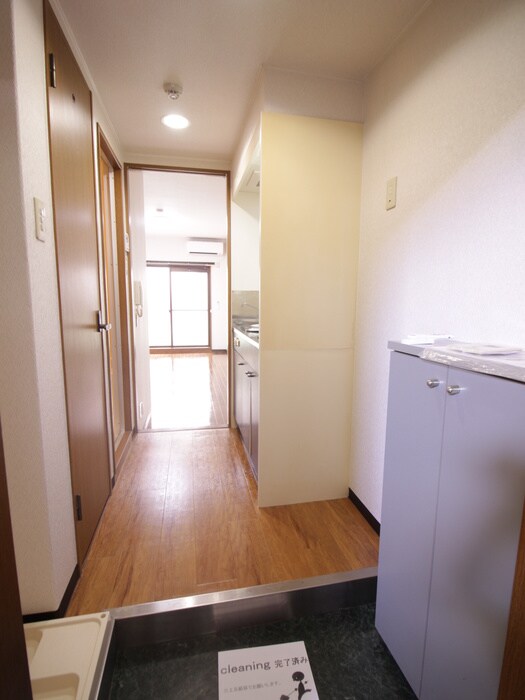 物件内観写真16　(玄関)