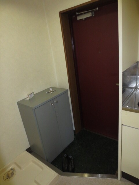 物件内観写真16　(玄関)