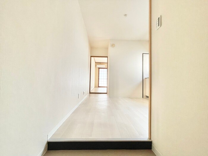 物件内観写真20　(廊下)