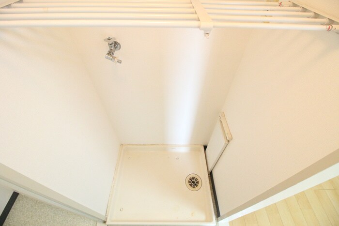 物件内観写真12　(洗濯機置場)