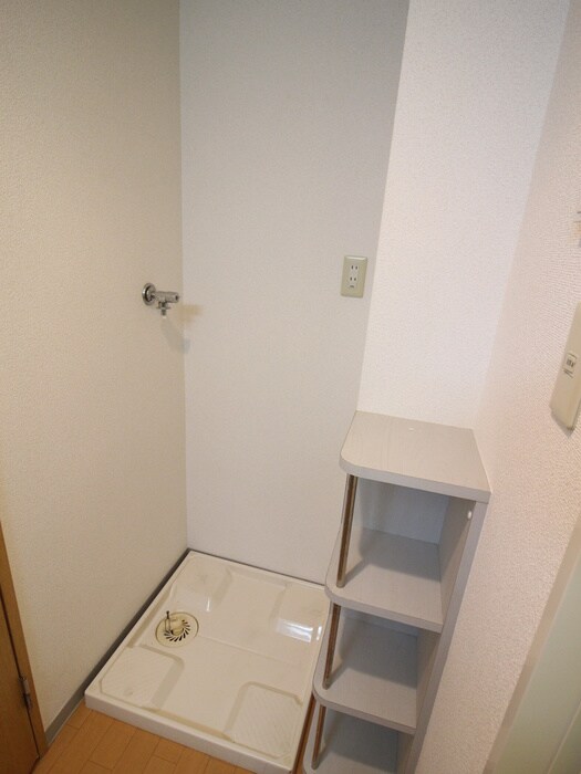 物件内観写真11　(洗濯機置場)