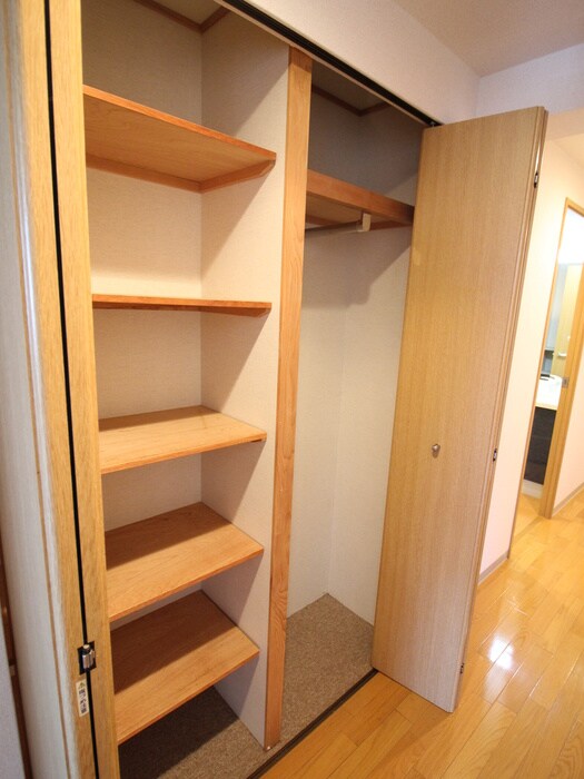 物件内観写真16　(収納)